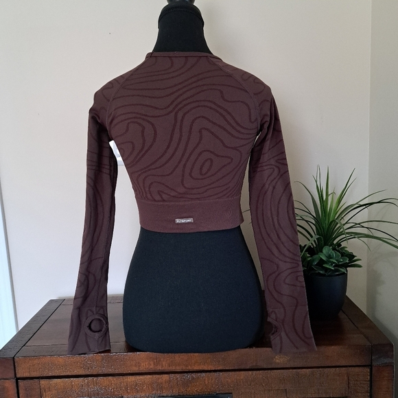 Pretty Little Thing Brown Activewear Top Sport Crop Top Long Sleeved Size Medium - Picture 5 of 11
